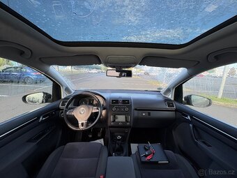 VOLKSWAGEN TOURAN 2.0 TDI HIGHLINE-PANO - 7 MÍST - 10