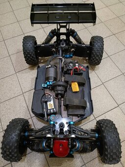 Team Associated - 10