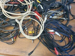 Datové kabely, konektory, kabely scart, kabely k počítači aj - 10