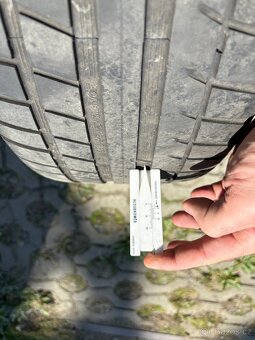 215/55 ZR16 93w - 10