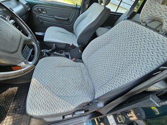 Mitsubishi Pajero 2.5 - 10