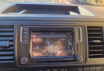Volkswagen Caravelle 2.0TDI-LONG-9MÍST-BIXENON-NAVI - 10
