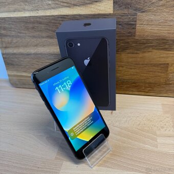 iPhone 8 64GB, černý (12 měsíci záruka) - 10