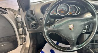 Porsche 911 Turbo (typ 996) ve verzi Coupé - 10