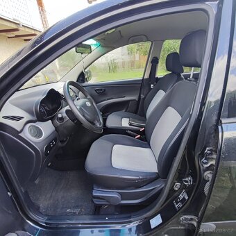 Hyundai í10 ,1,1 benzín 49 kw NOVÁ STK - 10