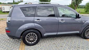 Mitsubishi Outlander 4x4 pěkný stav - 10