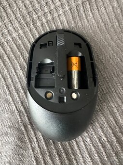 Bezdrátová sada klávesnice + myš - 10