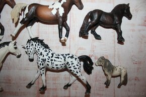 Figurky koní Schleich VII - 10
