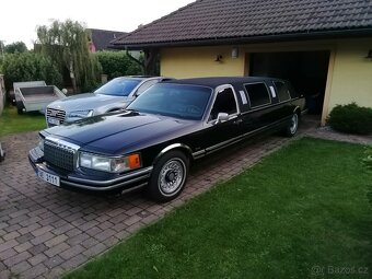 Lincoln Town car - 10