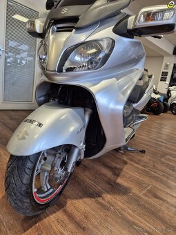 Suzuki Burgman 650 Executive - 10