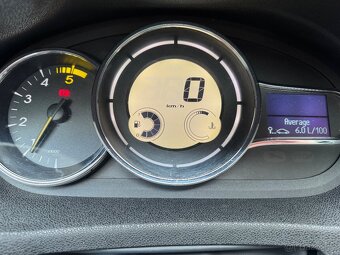 Renault Megane 3 coupé - 10