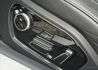Audi A8 4,1 TDI QAUTTRO nafta automat 258 kw - 10