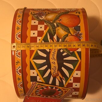 Dóza Dolce&Gabbana • Fortum & Mason • Marks&Spencer • Lindt - 10