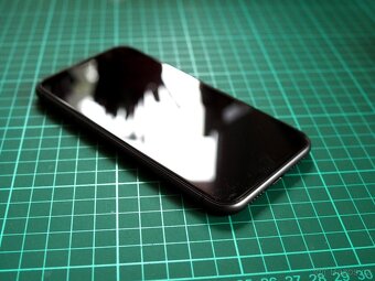 Apple iPhone 11 - 128 GB (Black) - 10