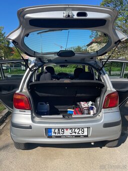 Toyota yaris - 10
