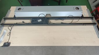 Elektricky polohovatelný stůl - 10