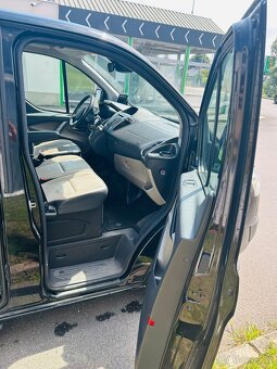Ford Tourneo Custom - 10