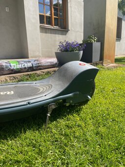 Elektrická koloběžka Razor e300s - 10
