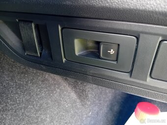 Prodám Škoda Octavia combi 2,0 TDI 85 kw 78000km - 10