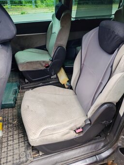 Peugeot 807 2,2 HDI, 7 míst - 10