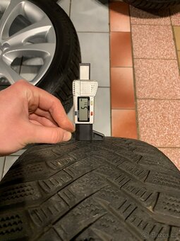 Alu kola Škoda R17 5X112 ZIMNÍ PNEU 225/45 R17 TOP STAV - 10