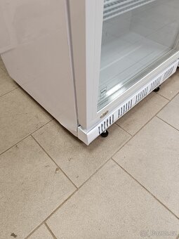 2 x nová gastro lednice METRO 347 L - 10