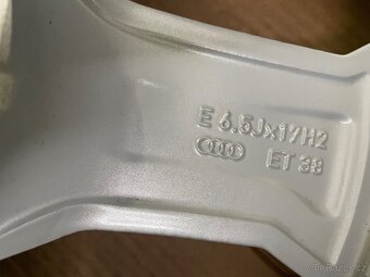 Original zimni alu Audi Q3 5x112 + 215/65/17 95% - 10