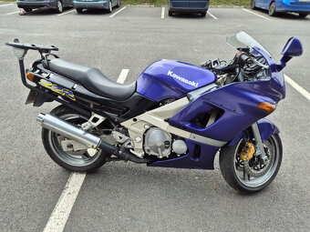 Kawasaki ZZR 600, r.v.1997 72 kW, najeto 38000 km, stk 10/27 - 10