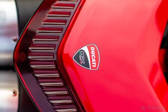 Ducati Hypermotard 1100S - 10