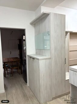 Pronájem bytu 2+1 70 m² s balkónem, ul. Musílkova, Praha - K - 10