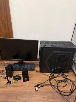 PC sestava + monitor Dell - 10