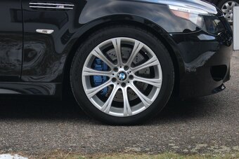 BMW E60 M5 5.0 V10 - 10