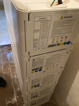 Growatt SPH10000TL3 BH-UP 3PH hybridní invertor s úložištěm - 10