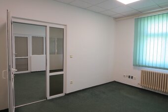 Pronájem dvou propojených kanceláří, 35 m2 - 10