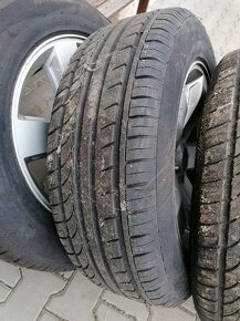 Alu kola 18” Dodge Challenger originální + letní pneu zánovn - 10