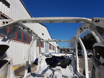 Výřez karoserie Škoda Rapid Spaceback, již rozřezáno, LEVNĚ - 10