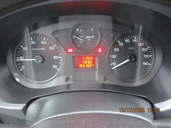 Peugeot Partner 1.6i TeePee 66kW ZADNÍ KŘÍDLA TAŽNÉ Z - 10