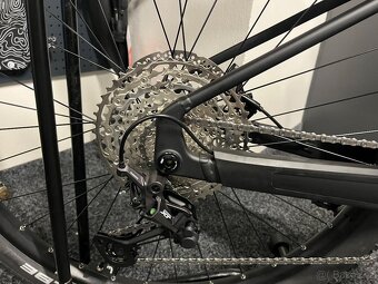 CUBE Reaction Hybrid RACE 800 vel. XL 2025 NOVÉ - 10