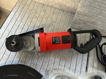 Výkonná elektrická řezačka betonu (524) - 10