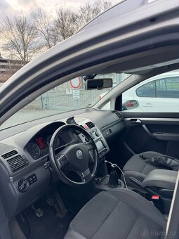 VW Touran 2.0 TDI 7 míst - 10