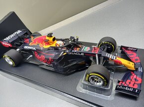F1 RED BULL RB16B VÍTĚZ EMILIA ROMAGNA 2021 VERSTAPPEN 1:18 - 10