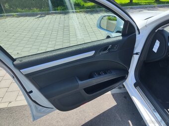 ŠKODA SUPERB COMBI FL 2.0 TDI 103 kW DSG EXCLUSIVE/BI-XENONY - 10