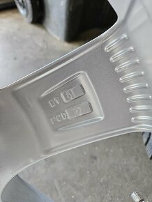 Alu kola 5x112 R18 + zimní pneu - 10