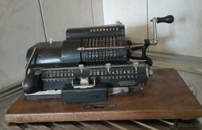 Starožitná kalkulačka Triumphator - 10