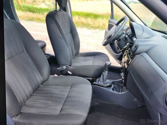 Dacia Duster 1.6 16V - 10