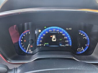 Toyota Corolla Hybrid 2.0 GR kombi - 10