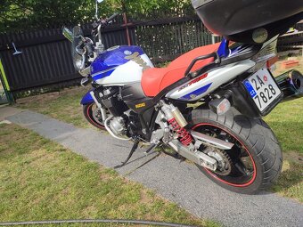 Suzuki GSX 1400 - 10
