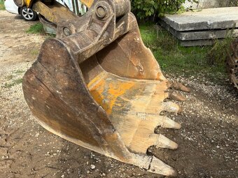 JCB JS210LC - 10