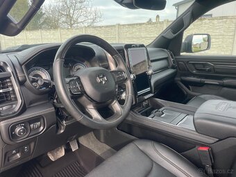 Ram 1500 Limited 2022 najeto 8 000km - 10