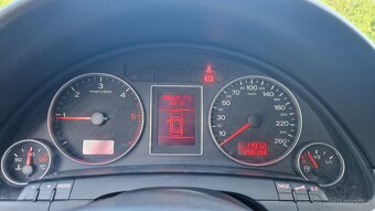 Audi A4  2.0 Tdi 103Kw 4x4 - 10